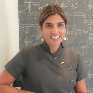 Dr Ellie Amir